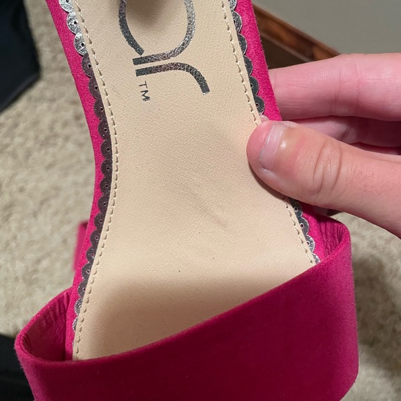 pink heels - Picture 3 of 5